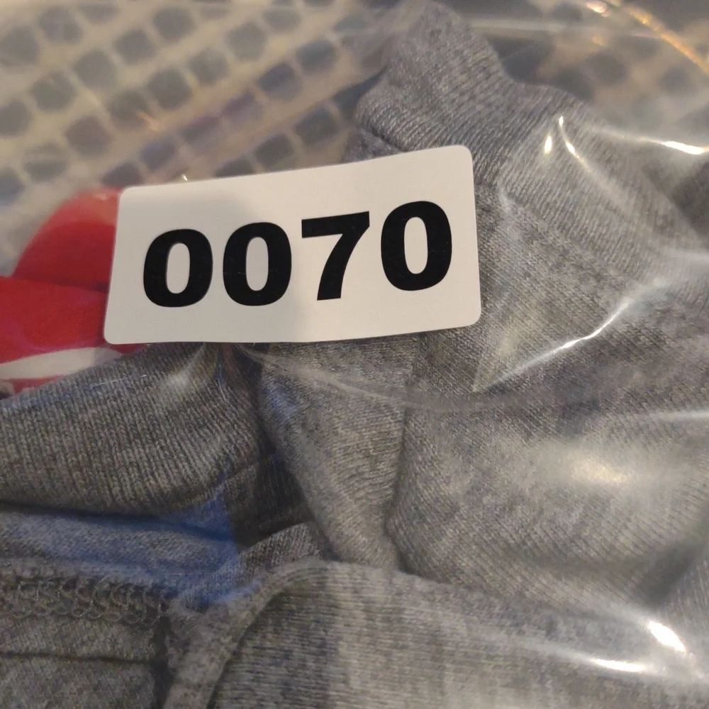Vintage Nike Women's Medium 3/4‎ Sleeve Gray Graphic Tee